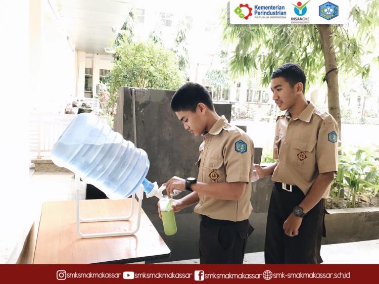 {SMK SMAK Makassar} 24 Januari 2020 : Kegiatan Recycling dan  tumblr day 